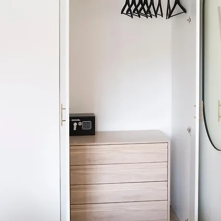 Apartament Moderno Con Vista Al Mar, Piscina, Parking *