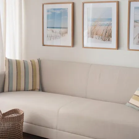 Apartament Moderno Con Vista Al Mar, Piscina, Parking *