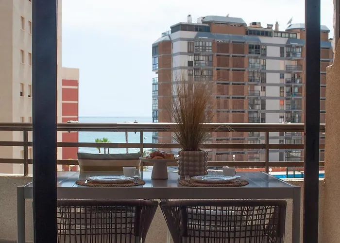 Moderno Con Vista Al Mar, Piscina, Parking アパート カルプ