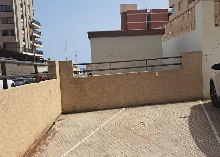 Moderno Con Vista Al Mar, Piscina, Parking カルプ